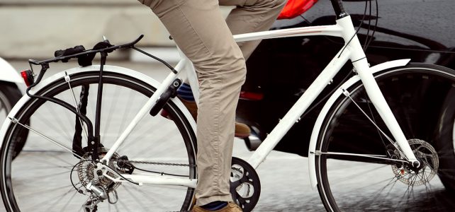 Stii ce reguli trebuie sa respecti cand circuli cu bicicleta?
